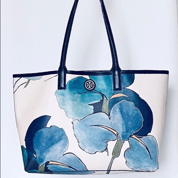 Tory Burch Handbags - Tory Burch bag Authentic Like New